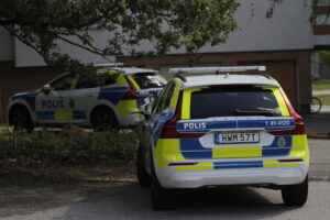 Skottlossning i Lagersberg — Ung man förd till sjukhus